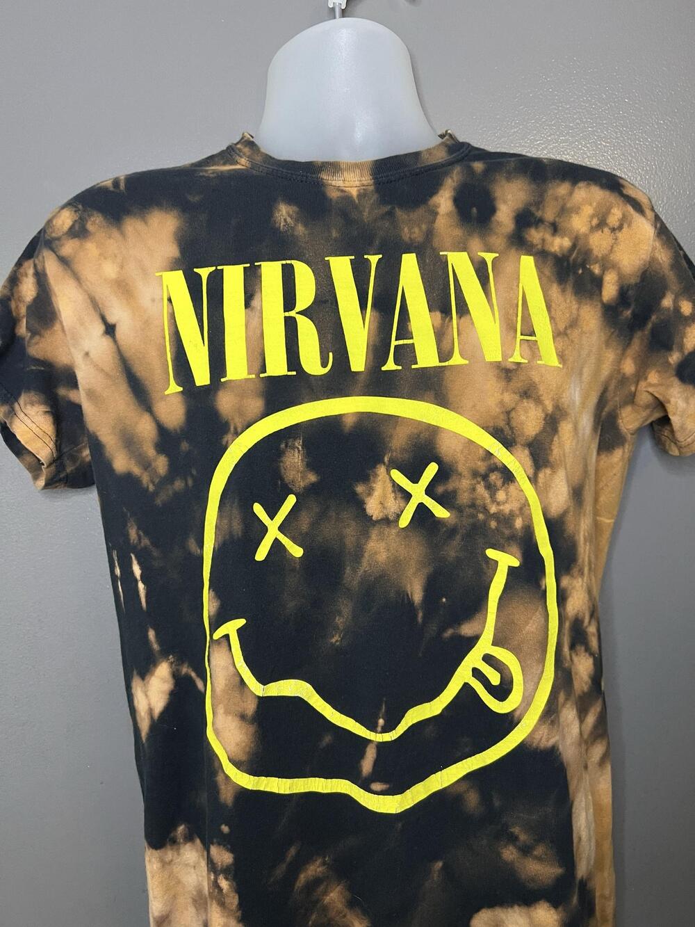Nirvana Shirt Mens Medium Black Bleach Tie Dye Smiley Face Graphic Tee Rock Band